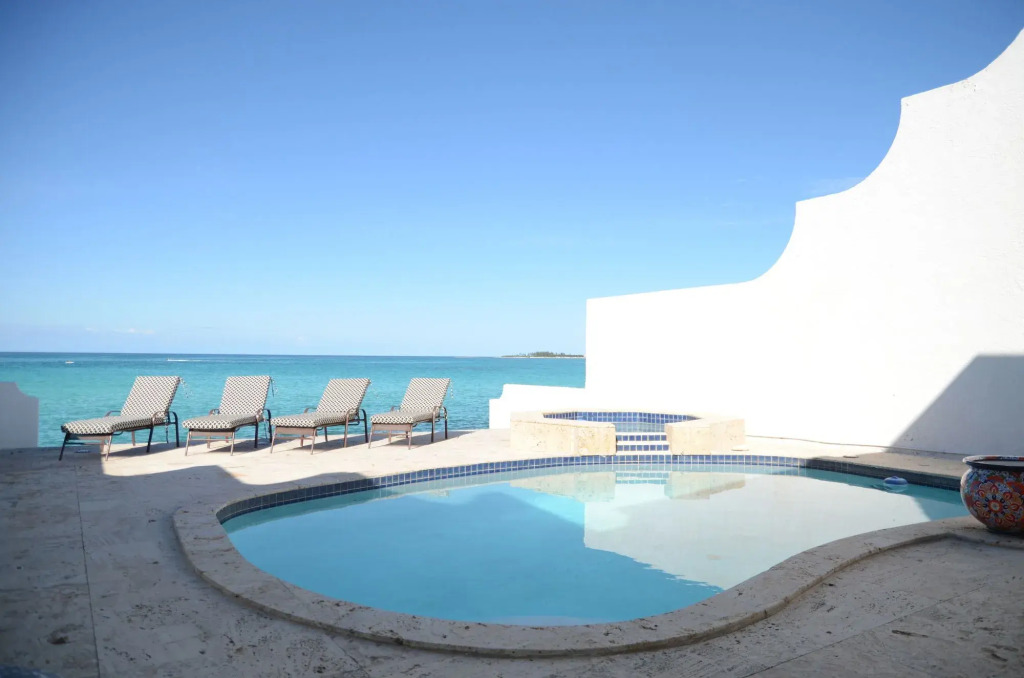 Caprice 9 Cable Beach Design Villa