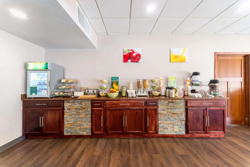 Quality Inn & Suites Vandalia near I-70 and Hwy 51