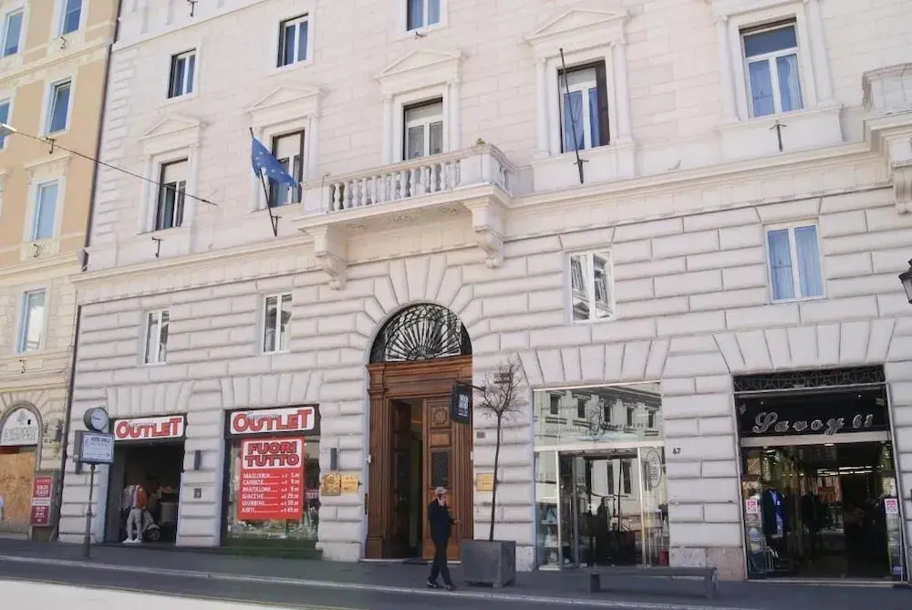 Esposizione Luxury Rome
