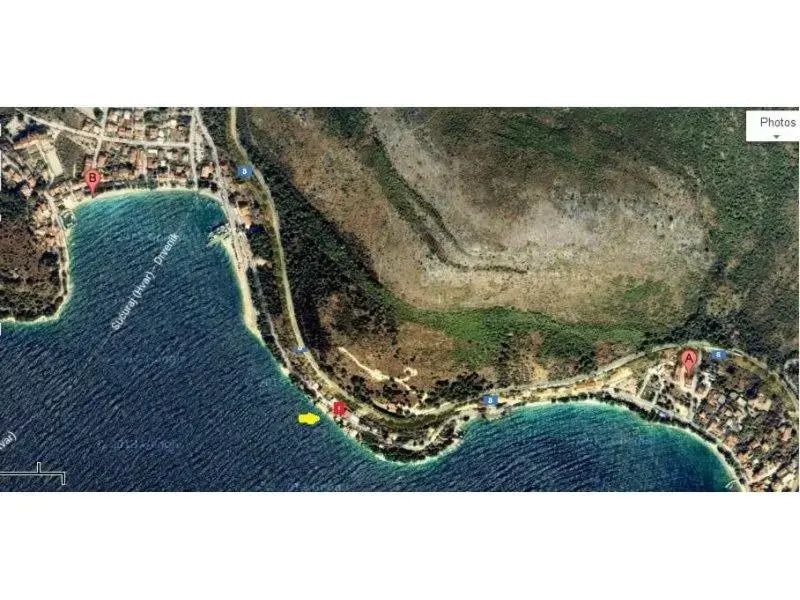 Drvenik, Apartman 1m from sea