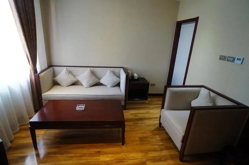 Sunshine Holiday Hotel