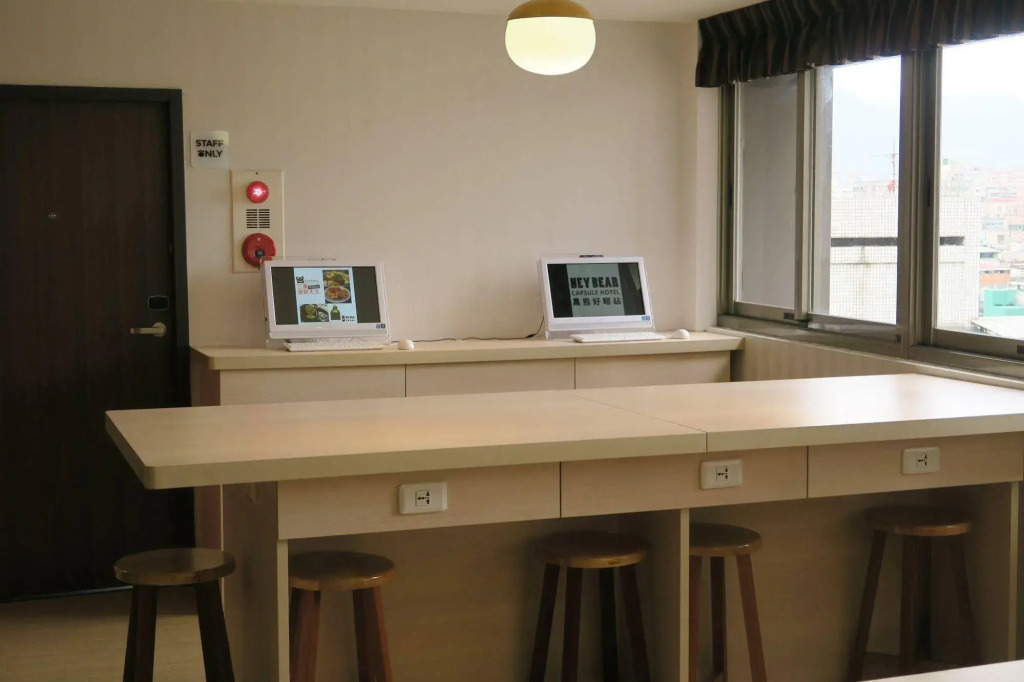 Hey Bear Capsule Hotel