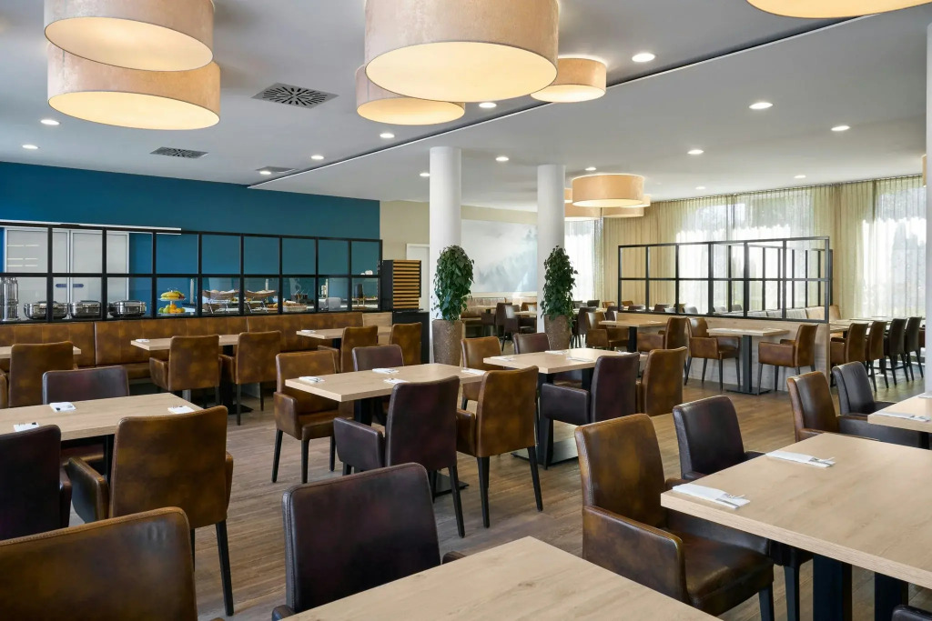 Отель Four Points Flex by Sheraton Goettingen