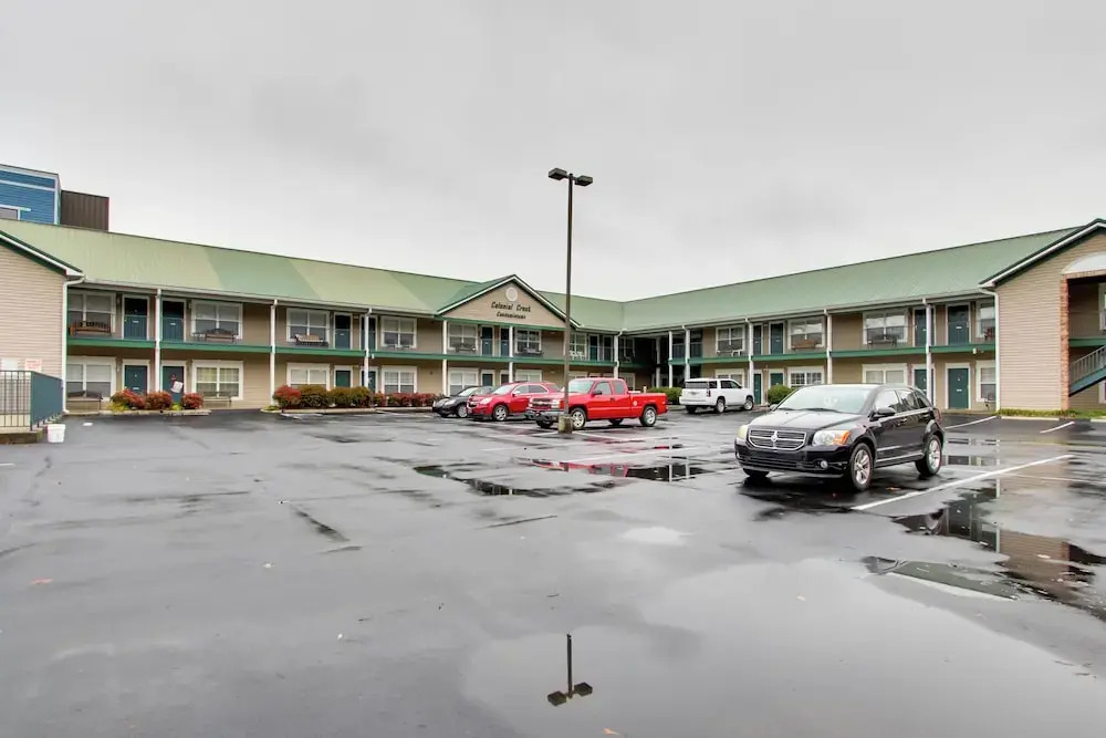 Parkway Condo ~ Walk to Island in Pigeon Forge!