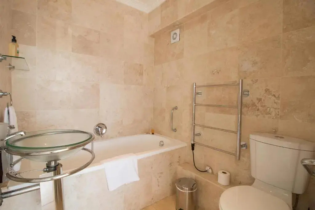 Third Floor sea Facing 2 Bedroom Apartment With Balcony