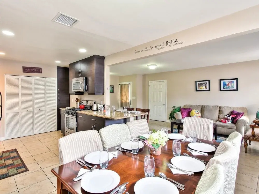 Atlantis - 4 Br Home