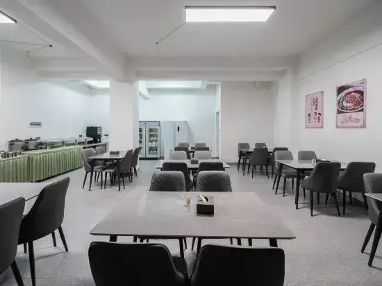 Chuxiong Xike Hotel (Yiren Ancient Town)