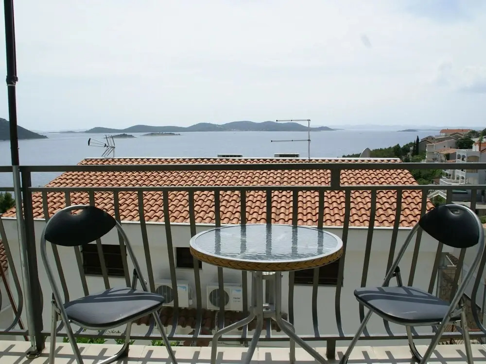 Spacious Apartment in Drage With Parking