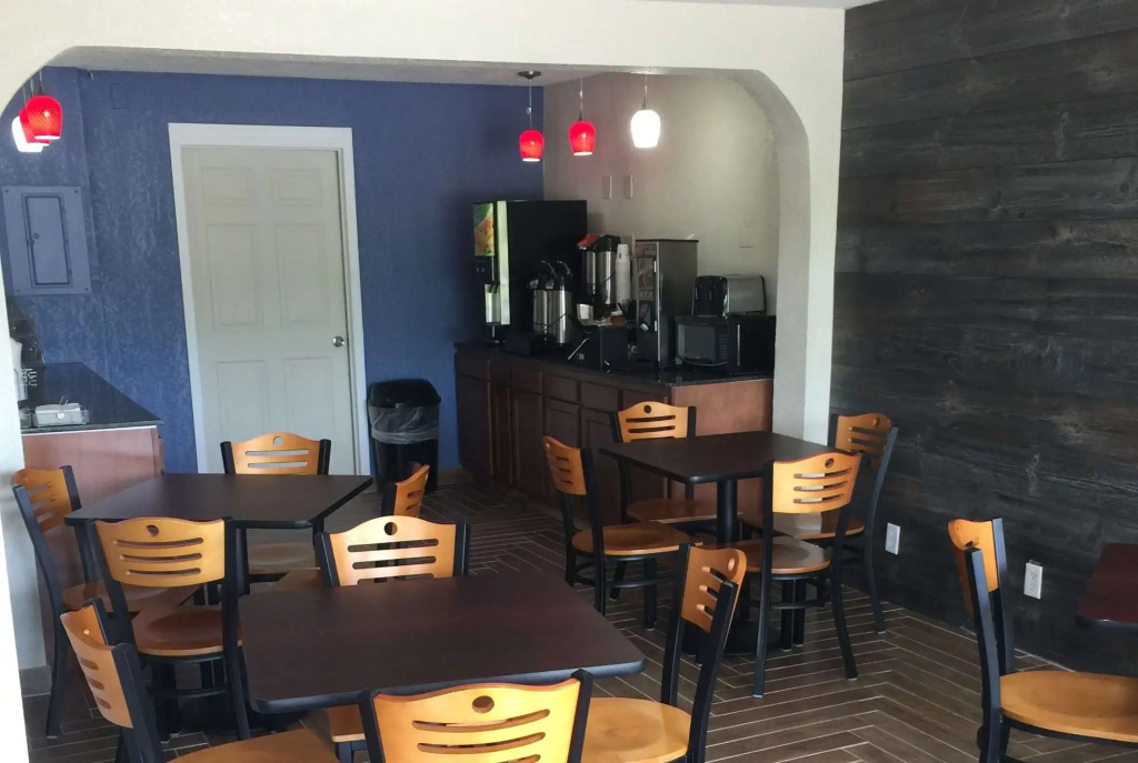 Super 8 by Wyndham Florence