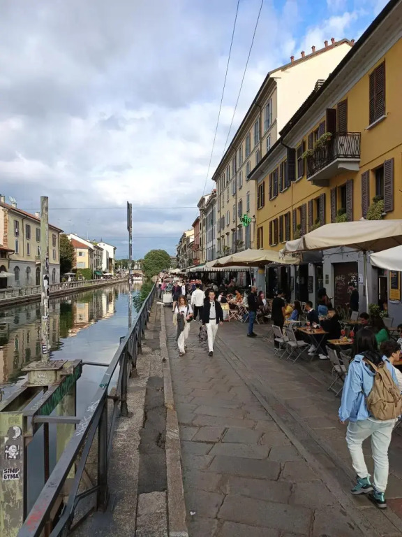 Unique 4 Storey House on Naviglio 4Bd, 4Bt