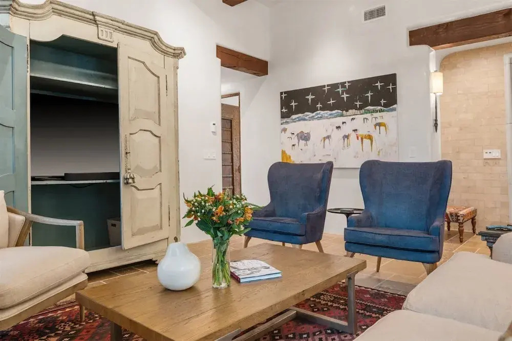 Alameda Escondido - Historic East Side Luxury, Walk Everywhere