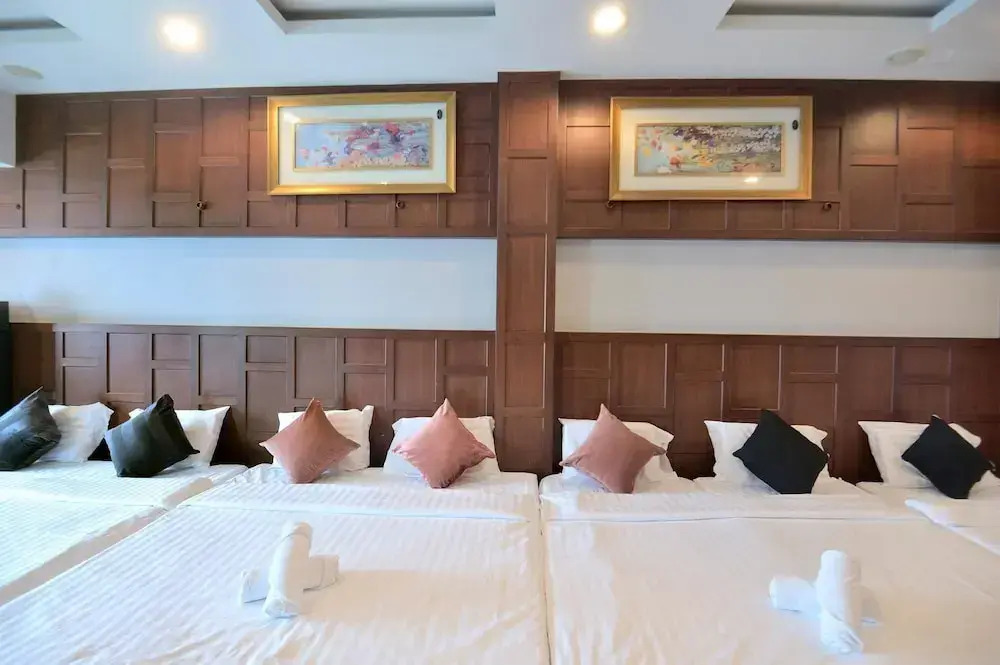 Deco Lux Hotel