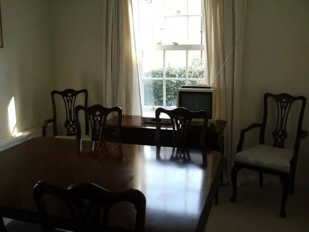1 Cedar Villas
