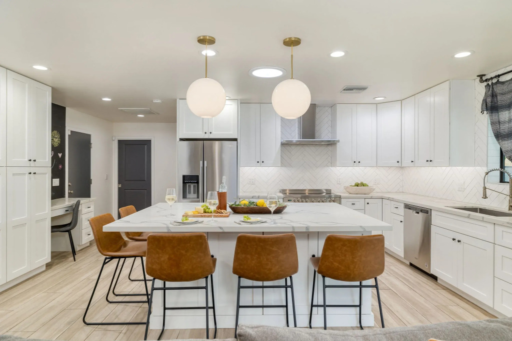 White Agate by Avantstay Pool + Spa + Putting Green Playground + Outdoor Dining Minutes to Kierland