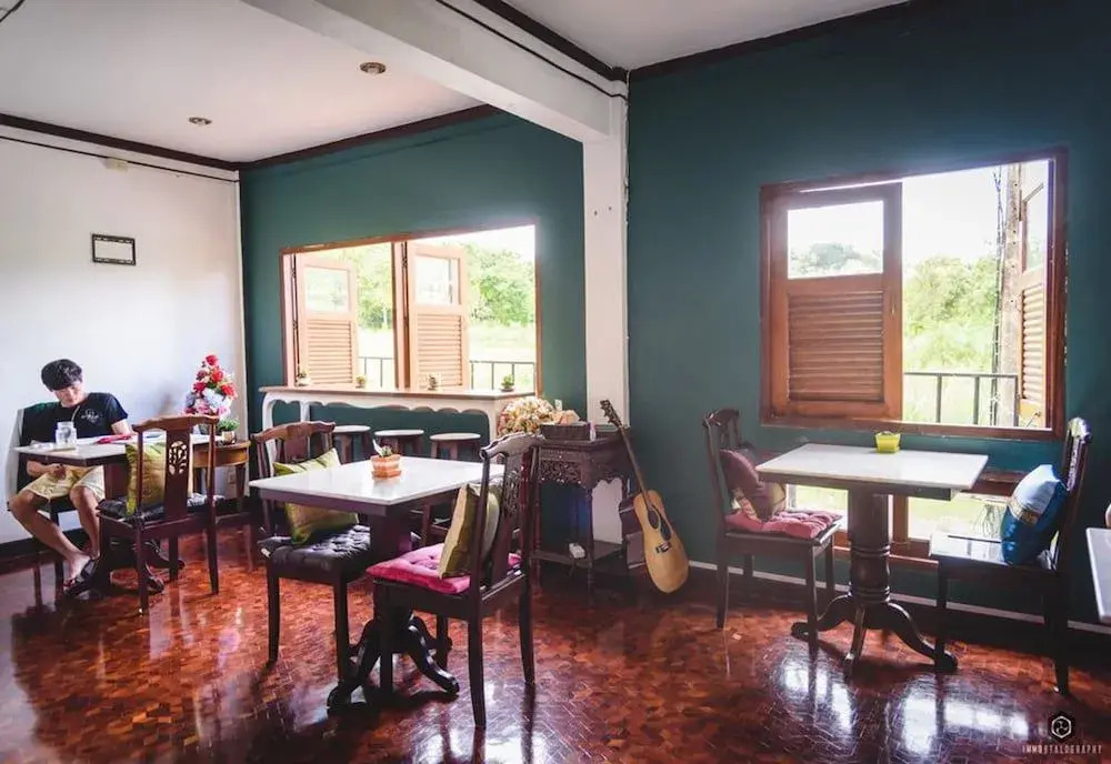 Loam Boutique & Cafe