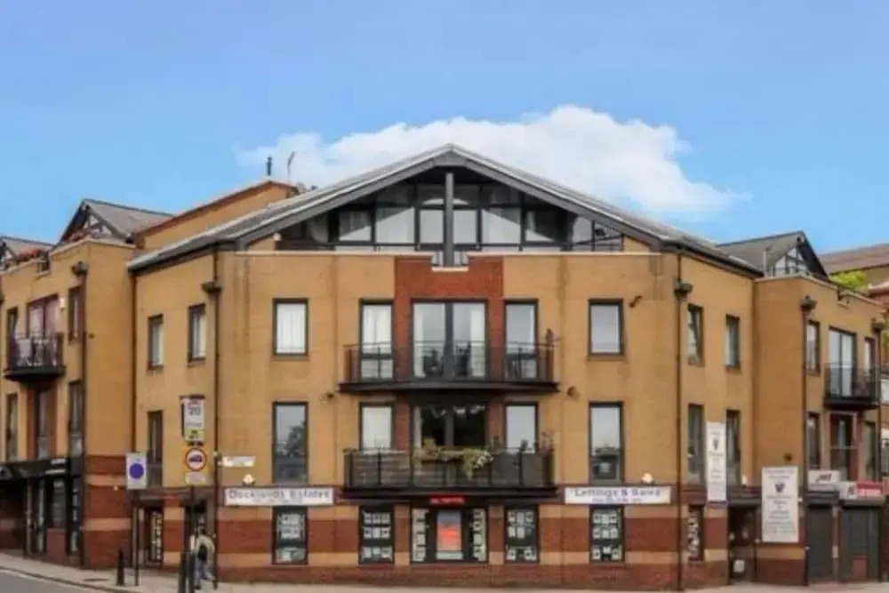 Stylish 1 bed Apartment - Sleeps 4 & Free Parking