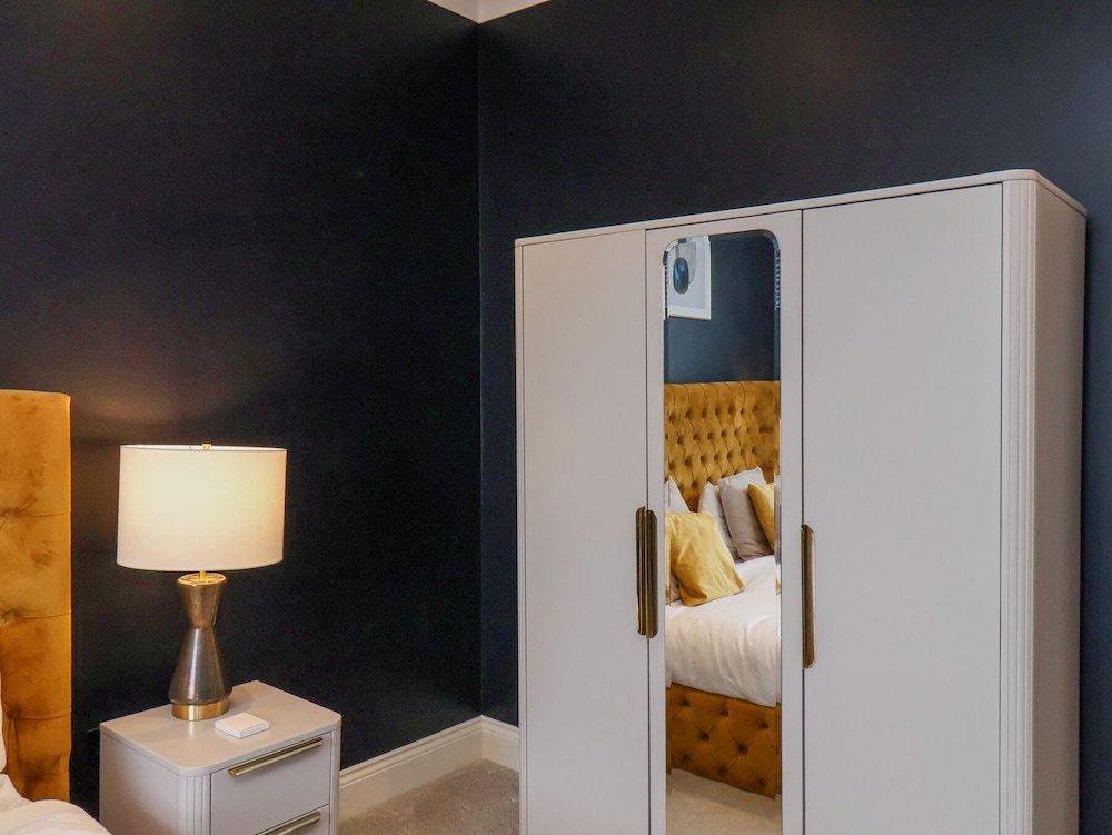 The Salisbury - 1 Bedroom Apartment
