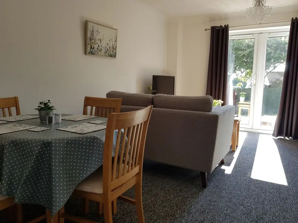 Charming 2-bed House in Torquay