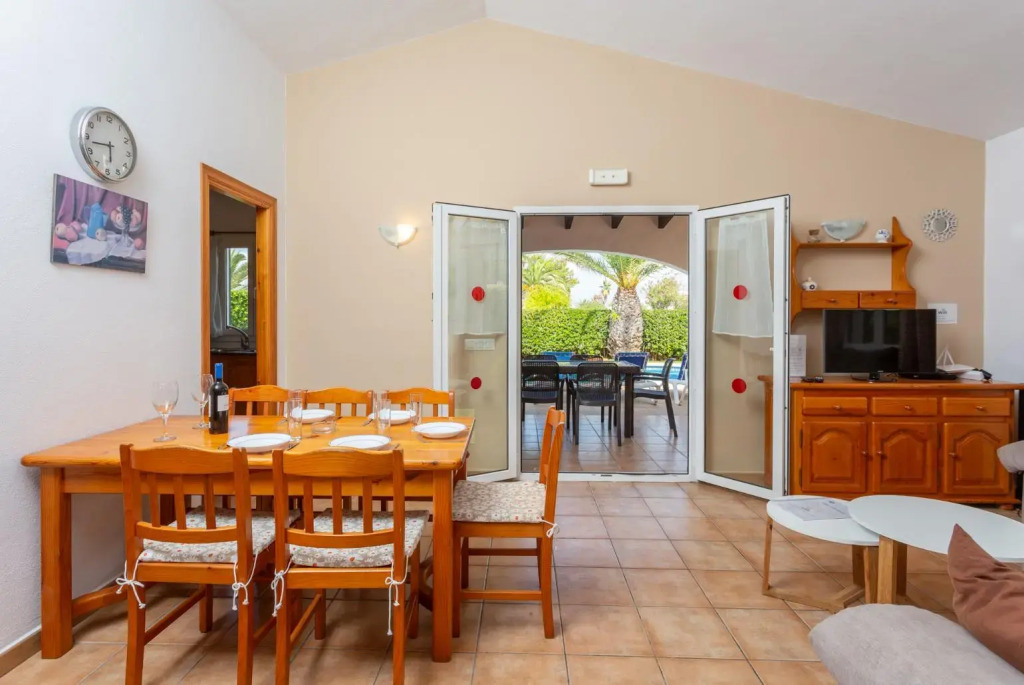 Villa Clariana Large Private Pool AC WiFi
