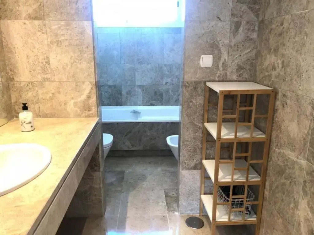Preciosa casa de 4 habitaciones y 3 baños, Urbanización Los Naranjos, Puerto Banus