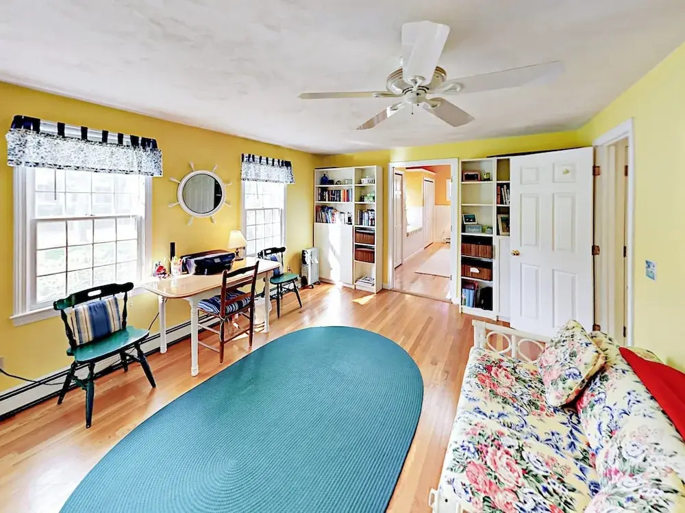 Walk to Beach: South Chatham Home