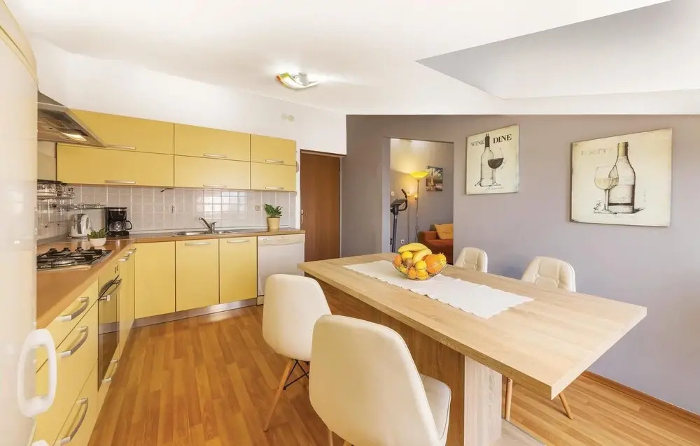 Amazing Home in Fazana With Wifi and 2 Bedrooms