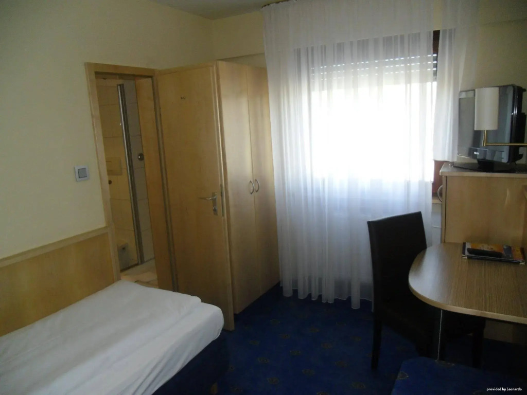 Luna Inn Stuttgart City