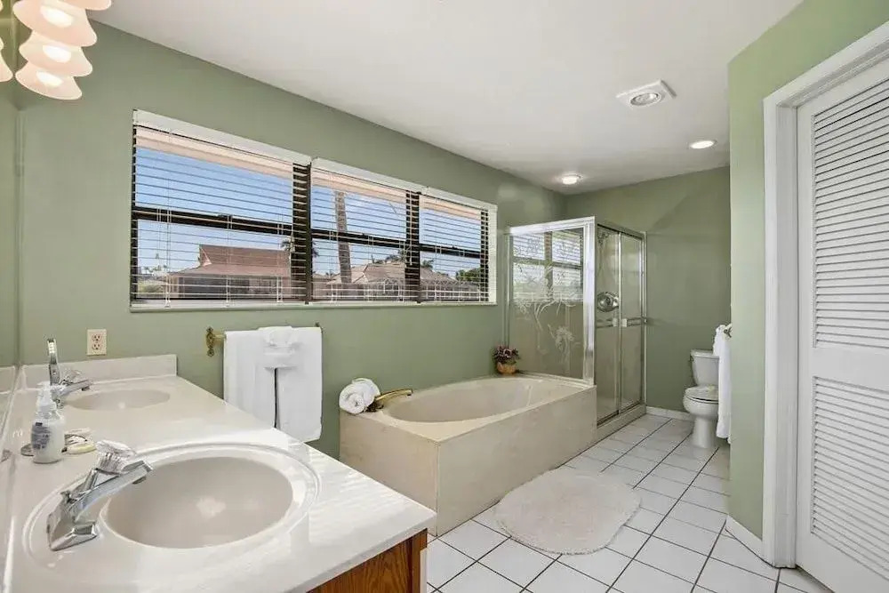 Stone Private Home #14098 4 Bedrooms 3 Bathrooms Home