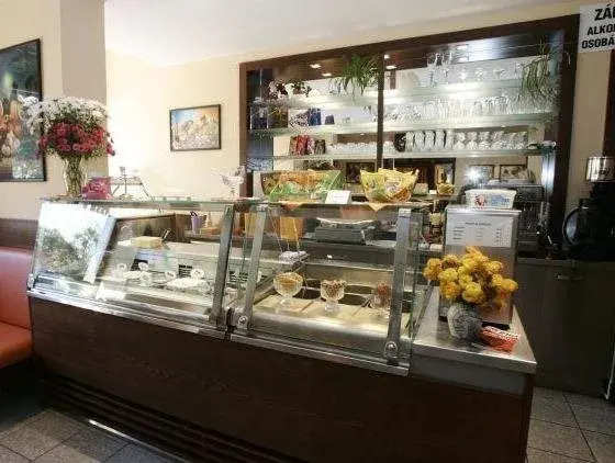 Hotel Saloon