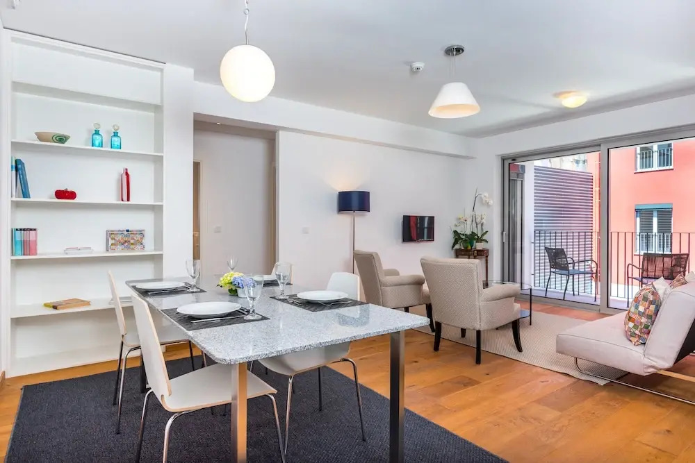 Casa da Praça Apartments - by Casas na Ilha