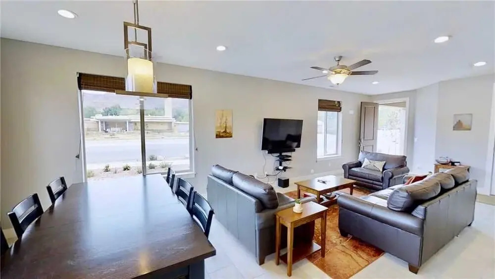 Entrada 420 - 3 Br townhouse by RedAwning