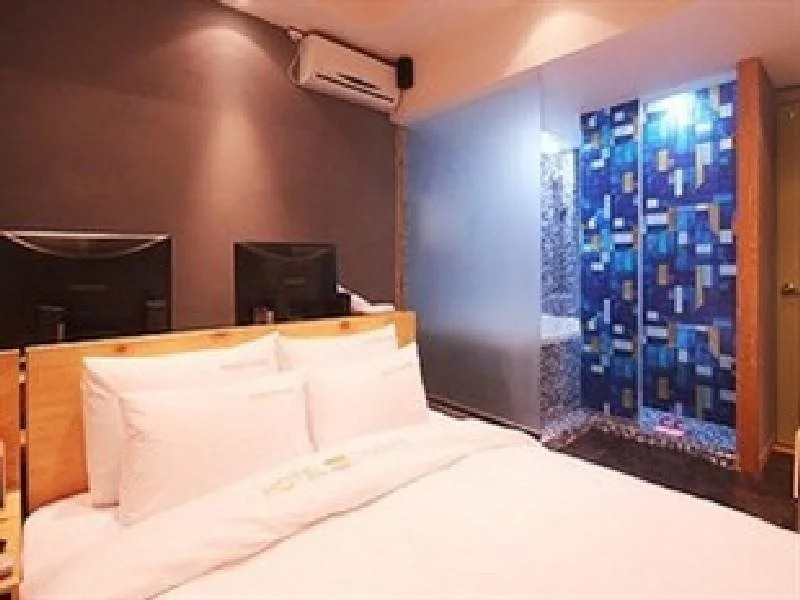 Hotel Cinema Gumi