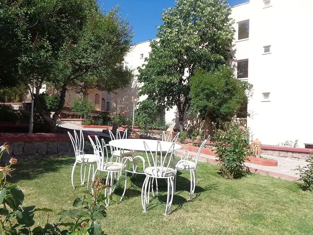 Floria Hotel