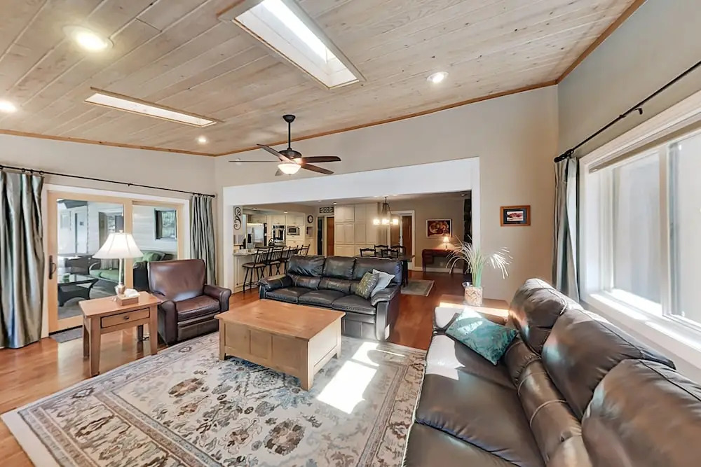 Coconino S Home W/ Hot Tub - Near Snowbowl! 5 Bedroom Home