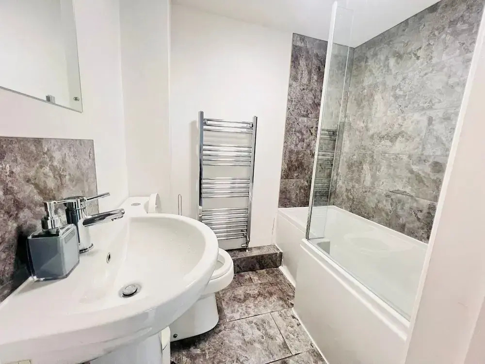 Tanzanite Apartment in Cambridge