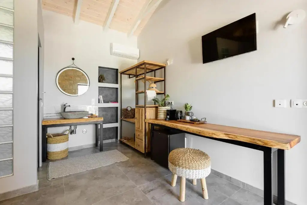 "Four Olives" Luxury Rooms, Afitos #FeelsLikeHome