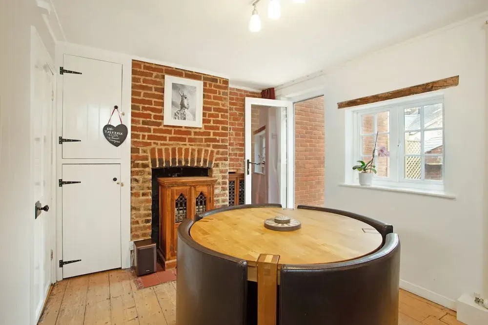 No. 32 Upper High Street WestgateCottage