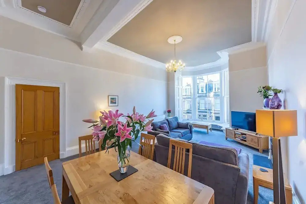 Wonderful Luxury West End Apartment
