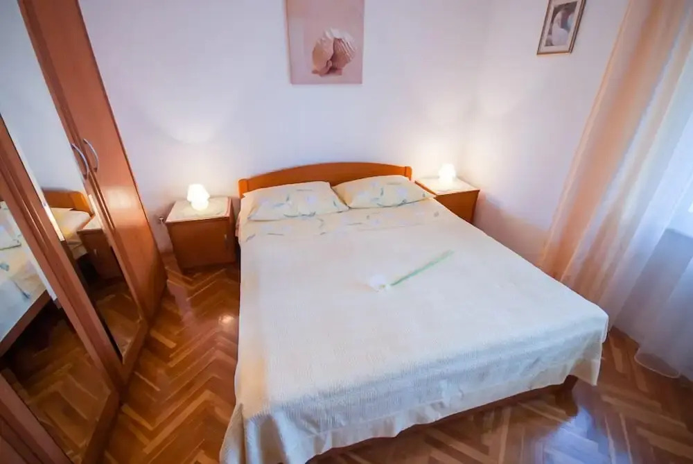 Apartment IDA