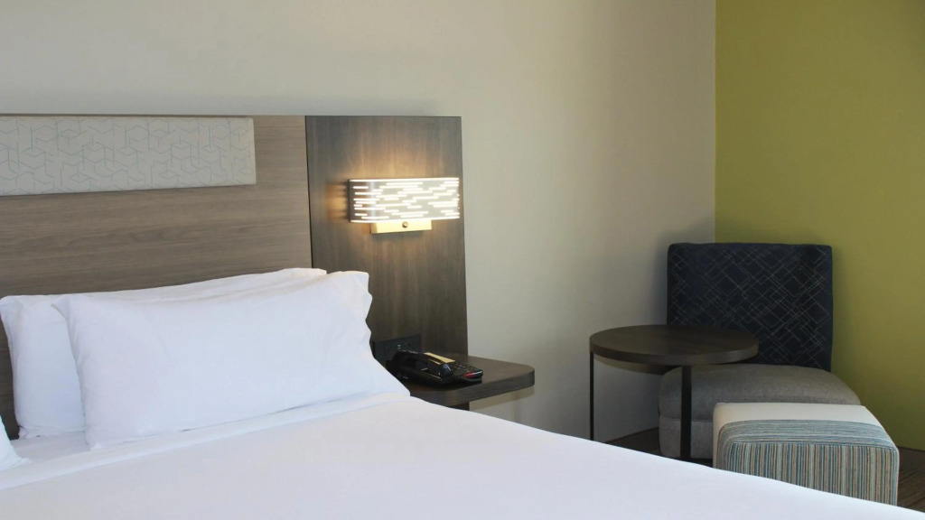 Holiday Inn Express & Suites Wilson-Downtown by IHG