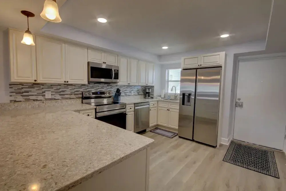 461 El Matador 2 Bedroom Condo by RedAwning