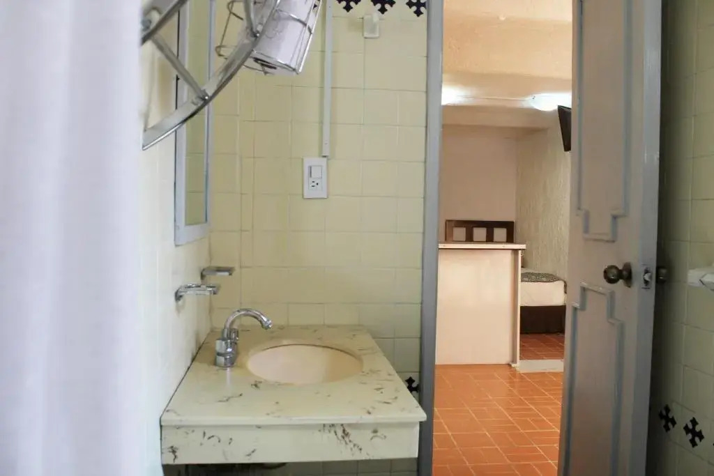 Estudio 13/ dos camas/ Chapalita