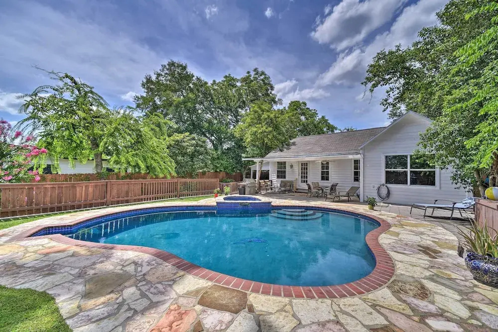 San Antonio House w/ Private Pool, Spa & Grill