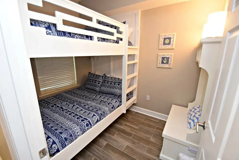 Seawind 1501 3 Bedroom Condo