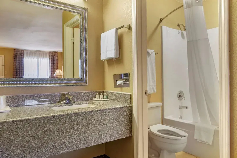 Quality Inn Russellville Area