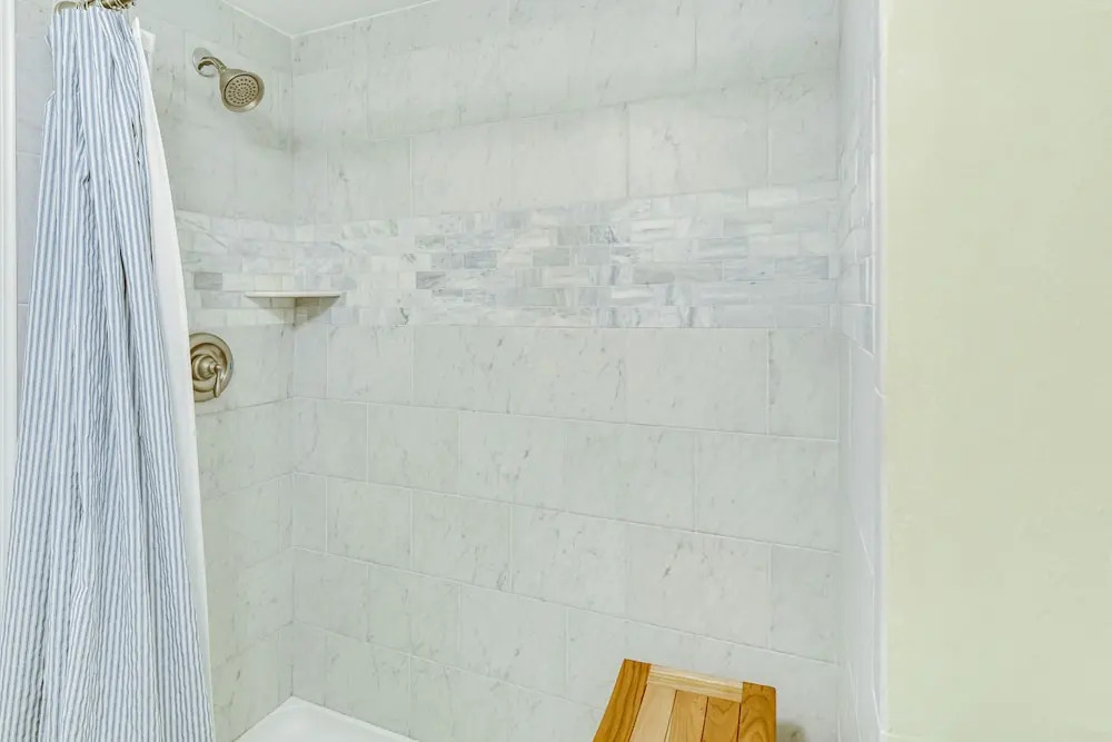 Beautiful Daytona Beach Shores Condo w/ Hot Tub!