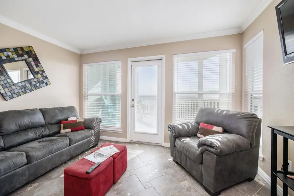 Seascape 1107 2 Bedrooms 1.5 Bathroom Condo