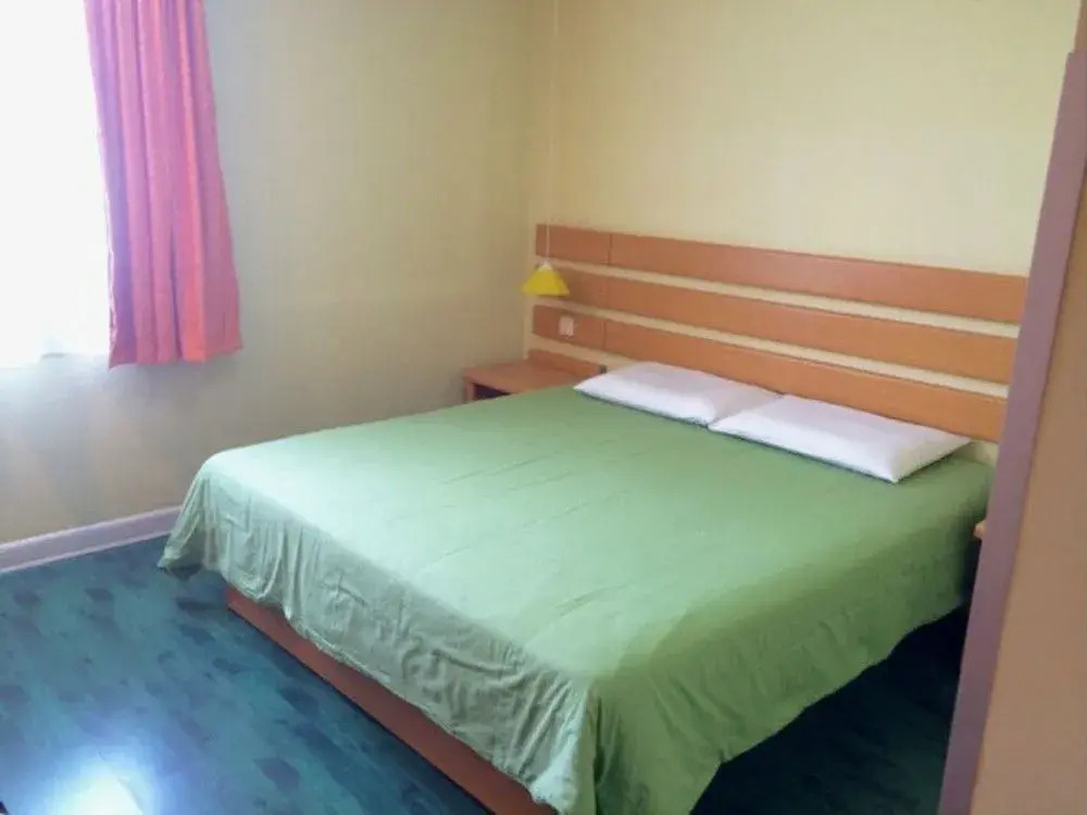 Home Inn Shiyan Bailang Auto Parts City