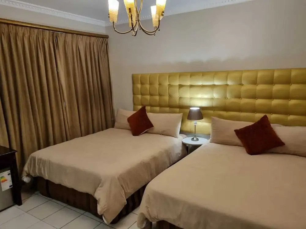 Savoy Lodge - Nice Budget Triple Room 2