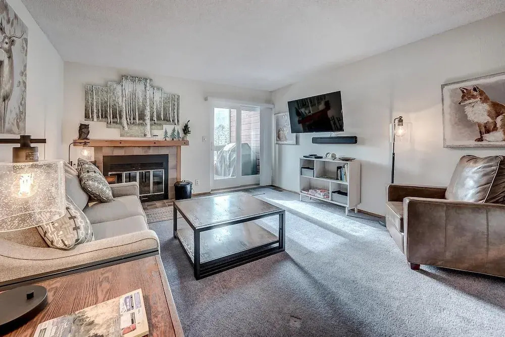 Mountainside  229e 1 Bedroom Condo by RedAwning